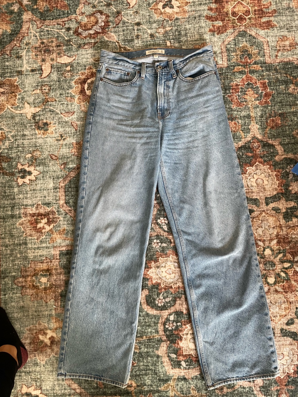 Mid rise Slouchy Jean